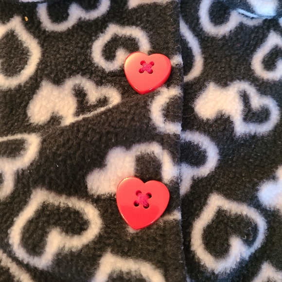 Black fleece coat with heart print - Picture 3 of 3